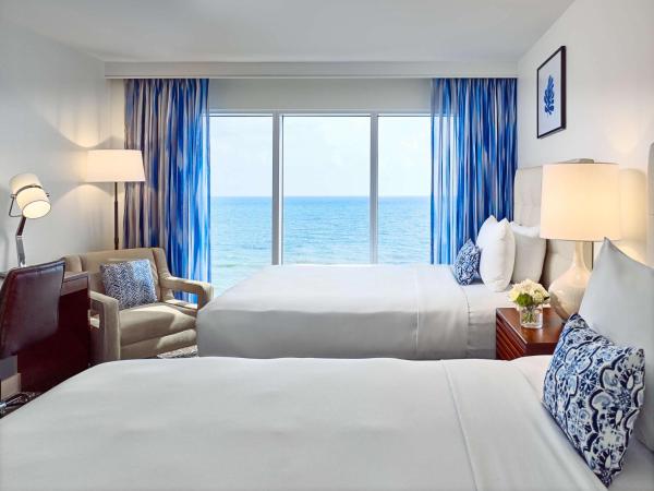 Sonesta Fort Lauderdale Beach : photo 1 de la chambre hébergement privilège avec 2 lits doubles et vue sur océan
