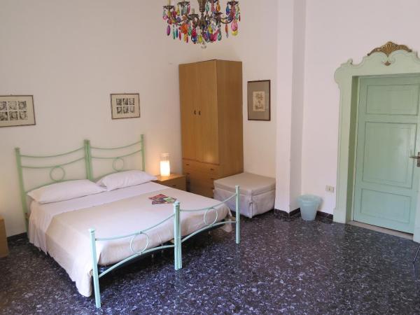 Casa Della Zia, Bologna by Short Holidays : photo 6 de la chambre chambre double ou lits jumeaux avec salle de bains privative externe