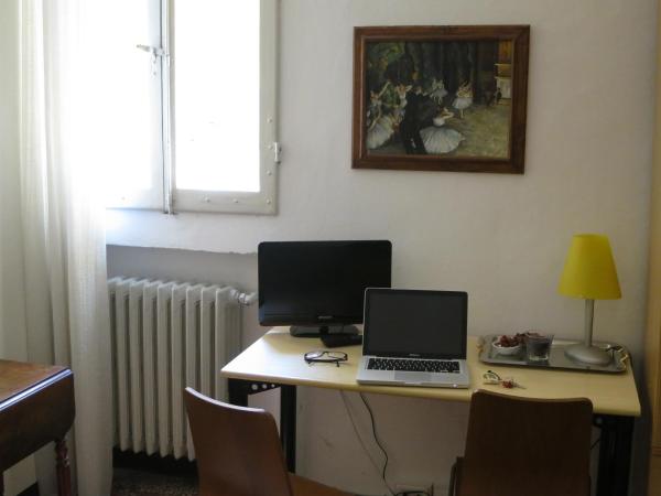 Casa Della Zia, Bologna by Short Holidays : photo 5 de la chambre chambre double ou lits jumeaux avec salle de bains commune