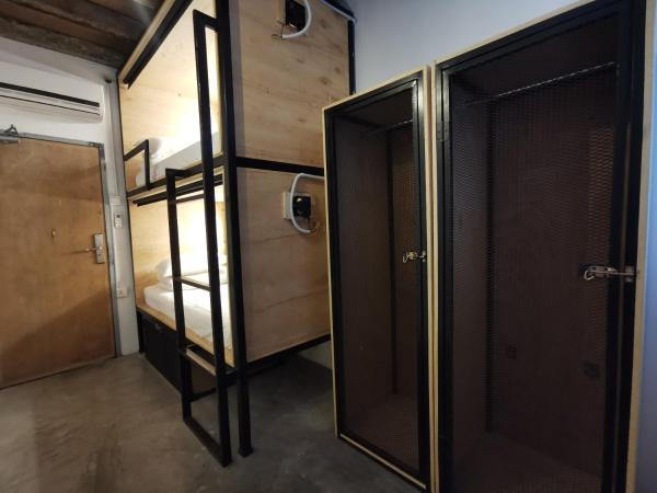 Mingle Highstreet : photo 2 de la chambre chambre lits jumeaux avec salle de bains commune