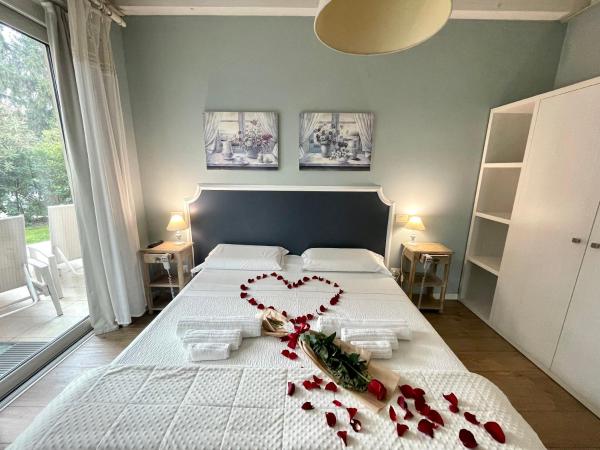 B&B La Magia dei Sogni Relais : photo 5 de la chambre chambre double - vue sur jardin