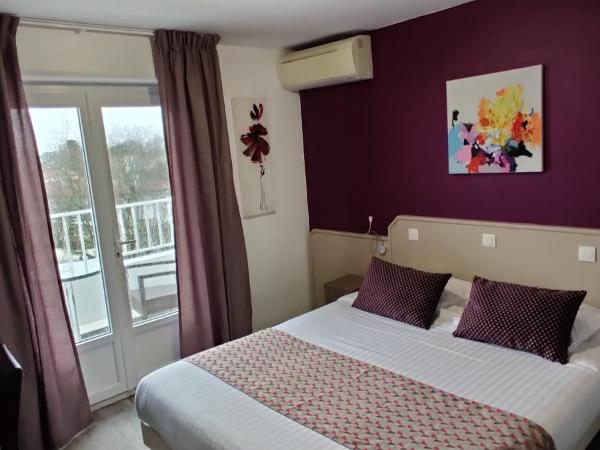 Logis Htel Les Bleuets : photo 5 de la chambre chambre double confort - vue sur mer