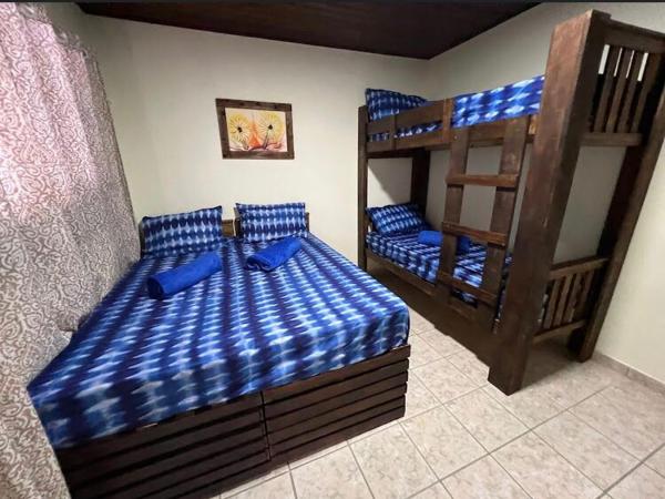 Hostel flor do Caribe : photo 2 de la chambre chambre familiale avec salle de bains privative