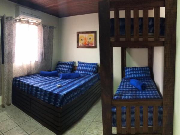 Hostel flor do Caribe : photo 5 de la chambre chambre familiale avec salle de bains privative