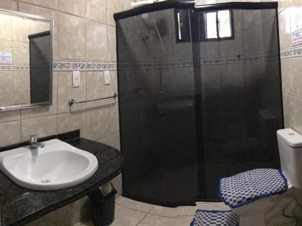 Hostel flor do Caribe : photo 7 de la chambre chambre double ou lits jumeaux avec salle de bains privative