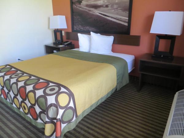 Super 8 by Wyndham Orlando International Drive : photo 3 de la chambre chambre lit queen-size - non-fumeurs