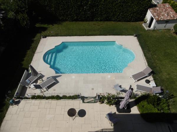 Cottage Massanet : photo 8 de la chambre chambre triple - vue sur la piscine