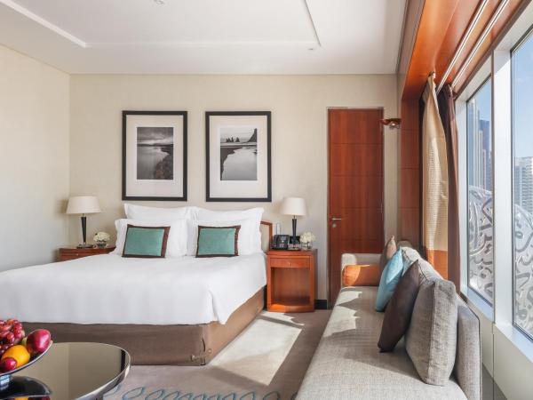 Jumeirah Emirates Towers Dubai : photo 5 de la chambre chambre deluxe avec accès gratuit à la plage privée et connexion directe au musée du futur