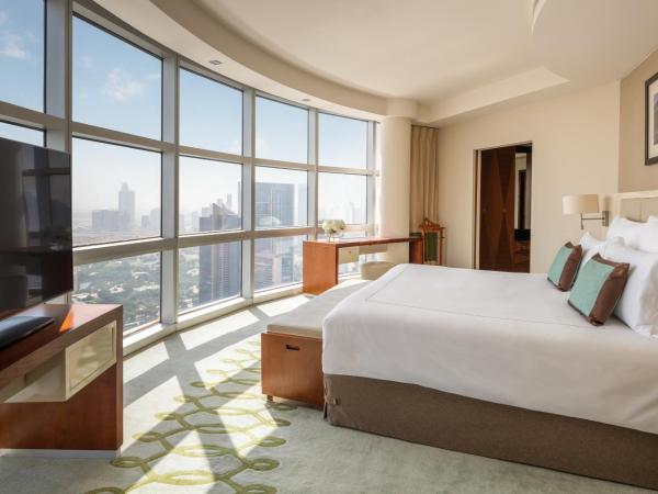 Jumeirah Emirates Towers Dubai : photo 9 de la chambre suite exécutive avec connexion directe au musée du futur, accès gratuit à la plage privée, petit-déjeuner, goûter signature, apéritif, rafraîchissements sans alcool et canapés