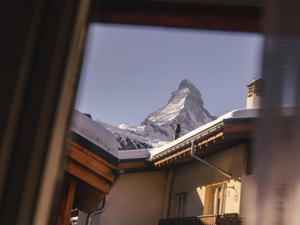 Guesthouse by the rex : photo 3 de la chambre chambre double - vue sur montagne