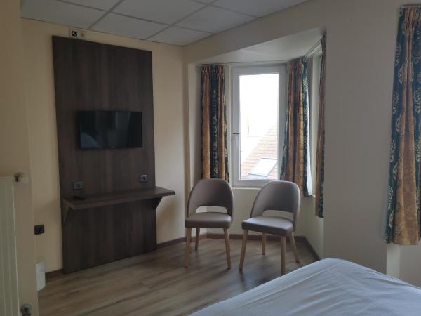 Hotel Albert II Oostende : photo 1 de la chambre chambre confort double ou lits jumeaux avec vue sur la ville