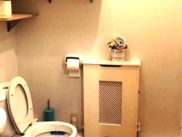 Mel's Springfield Home : photo 6 de la chambre chambre double avec salle de bains privative