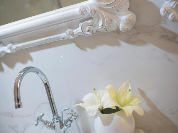 St. Joseph's : photo 2 de la chambre studio lit king-size de luxe - vue sur ville