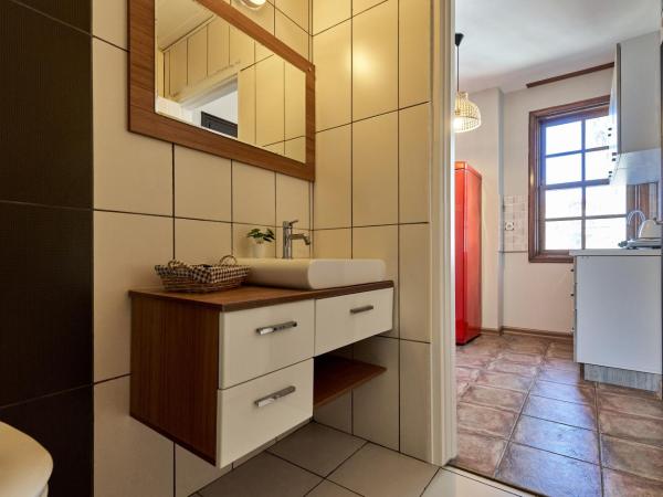 Cicerone Apart : photo 5 de la chambre appartement - vue sur jardin