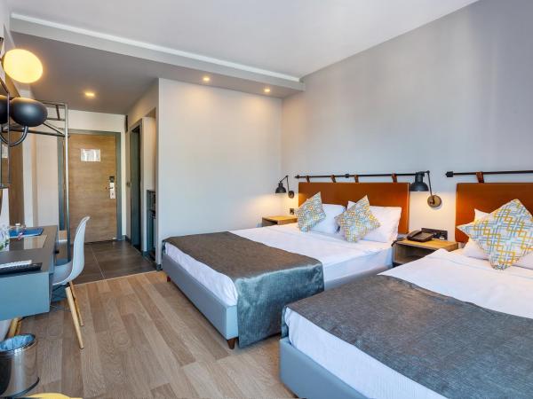 Ramira Joy Hotel : photo 1 de la chambre chambre familiale