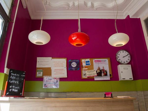 Russafa Youth Hostel : photo 10 de la chambre chambre double avec salle de bains commune