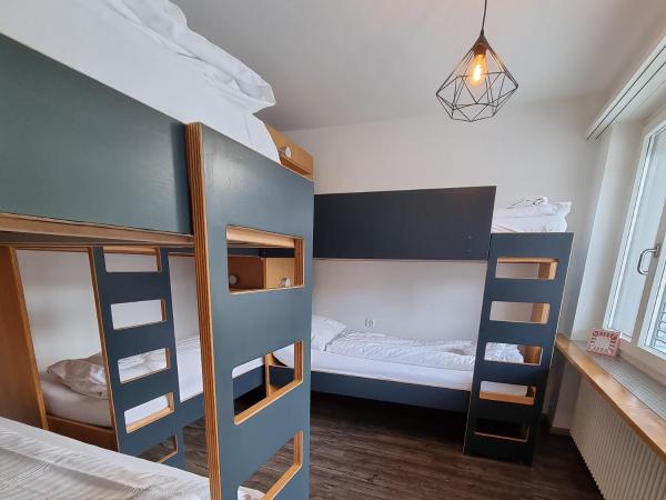Hostel by Hyve Basel : photo 1 de la chambre 6-bed dormitory room