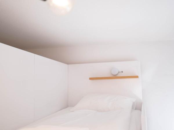 Hostel by Hyve Basel : photo 8 de la chambre lit dans dortoir mixte de 8 lits