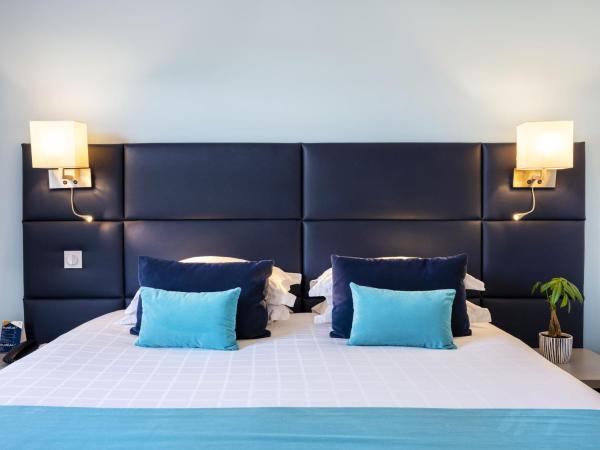Hotel Nice Riviera : photo 4 de la chambre chambre double exécutive avec terrasse - avec 1h d’accès gratuit à la piscine et au sauna