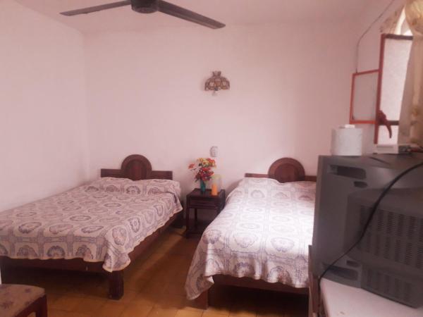 Hotel Ana Liz : photo 1 de la chambre chambre familiale