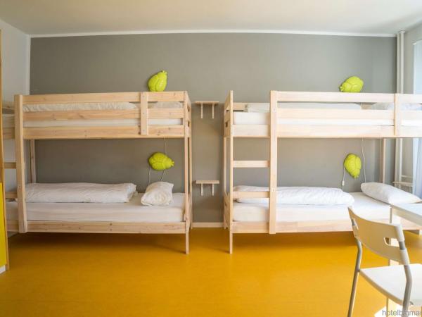 BIG MAMA Berlin : photo 8 de la chambre lit dans dortoir de 4 lits avec salle de bains commune