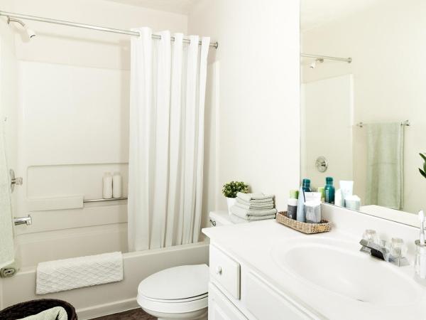 InTown Suites Extended Stay Columbus OH - North : photo 3 de la chambre studio lit queen-size 