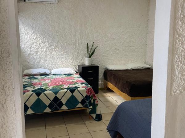 Hotel Perla Mazatlan : photo 3 de la chambre chambre familiale avec salle de bains