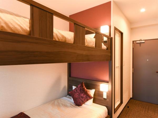 Arima Onsen Koki : photo 2 de la chambre chambre lits jumeaux avec lit superposé