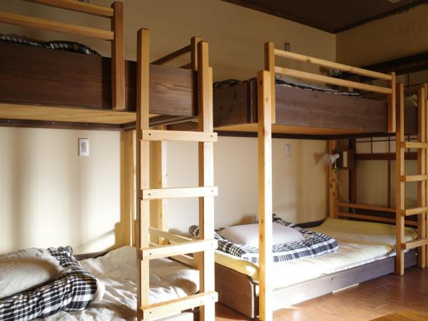 Hotel Lantern Gion : photo 1 de la chambre chambre triple Économique avec salle de bains commune