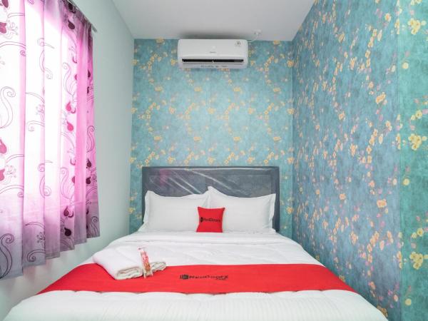 RedDoorz Plus near ITC Cempaka Mas 2 : photo 3 de la chambre chambre double standard