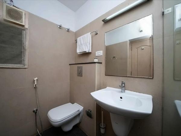 StayEasy Tiruvanmiyur (Unit of Prohotel) : photo 6 de la chambre chambre double deluxe (2 adultes + 1 enfant)