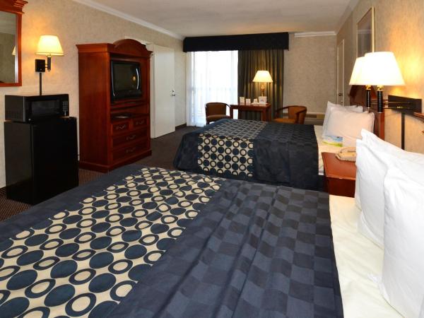 Days Inn by Wyndham Los Angeles LAX/VeniceBch/Marina DelRay : photo 7 de la chambre chambre 2 lits queen-size - non-fumeurs