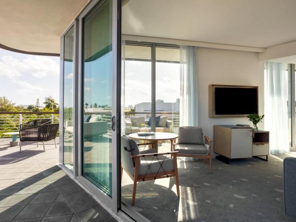 Kimpton - Hotel Palomar South Beach, an IHG Hotel : photo 2 de la chambre chambre d'angle lit king-size premium avec terrasse