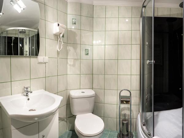 Magnat Inn & Sauna & Relax : photo 5 de la chambre chambre double avec balcon