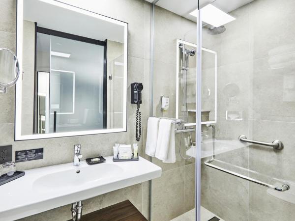 Riu Plaza Manhattan Times Square : photo 2 de la chambre hébergement familial de luxe lit king-size