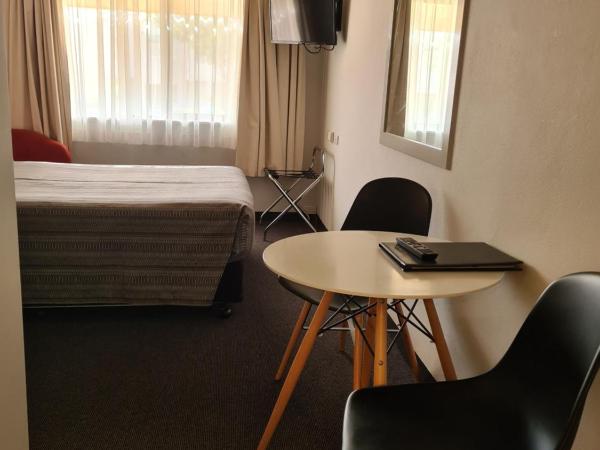 Belconnen Way Hotel & Serviced Apartments : photo 2 de la chambre chambre lit queen-size 