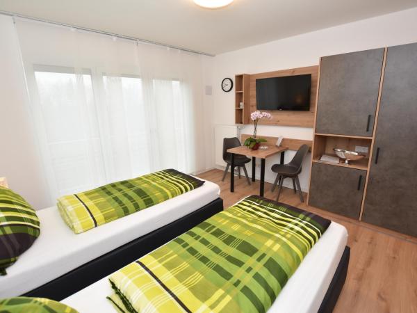 Boardinghouse Henschelstraße : photo 2 de la chambre chambre double ou lits jumeaux