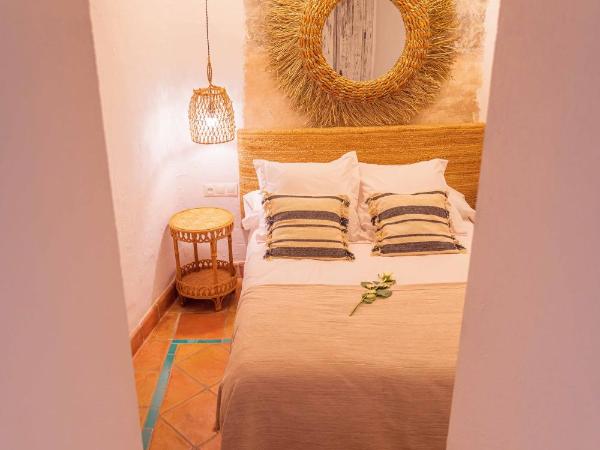 CANDIL SUITE Realejo : photo 2 de la chambre chambre double de luxe avec douche - cave
