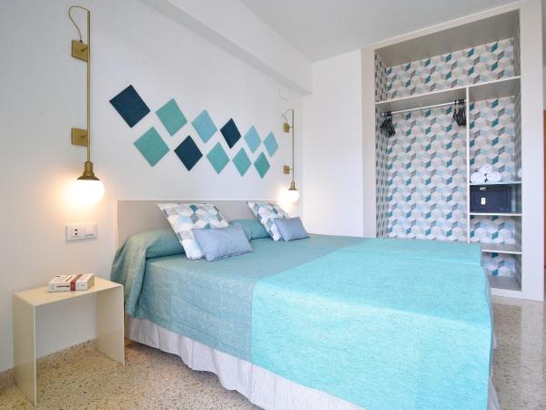 Hotel Gala Placidia 3'''sup : photo 3 de la chambre chambre double avec balcon (2 adultes + 1 enfant)