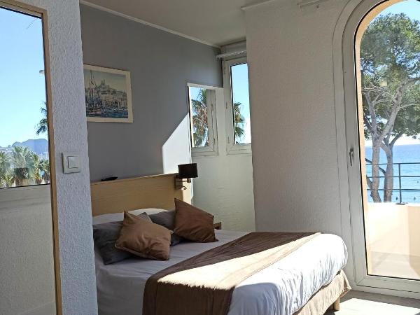 Hotel Restaurant Miramar L'orchidée : photo 1 de la chambre chambre familiale - vue sur mer