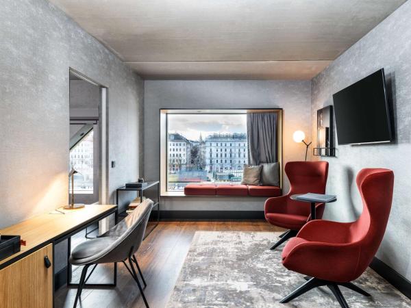 Radisson RED Hotel, Vienna : photo 2 de la chambre suite