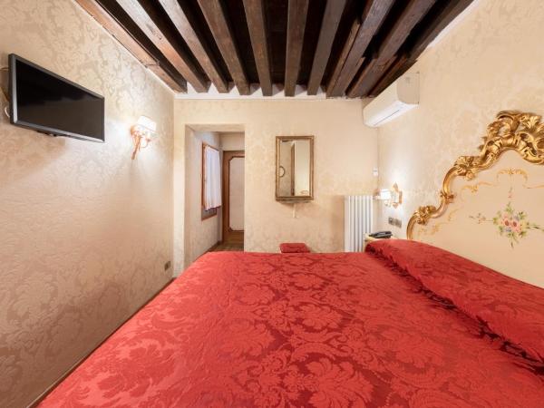 Residenza La Loggia : photo 4 de la chambre chambre double