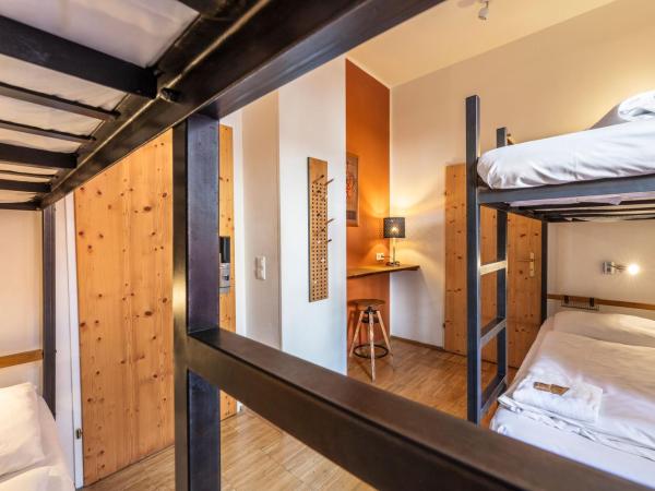 Vienna Hostel Ruthensteiner : photo 2 de la chambre chambre quadruple avec salle de bains privative