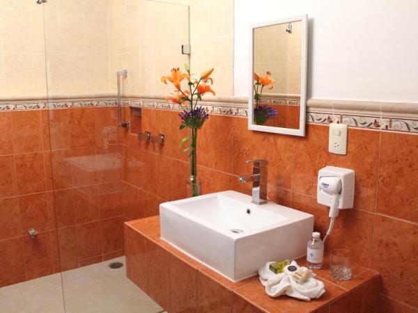 Hotel La Casa de María : photo 8 de la chambre chambre double avec 2 lits doubles