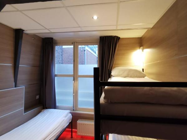 Hotel Jesse : photo 1 de la chambre chambre triple avec salle de bains privative