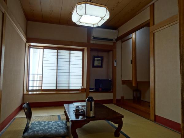 Jizokan Matsuya Ryokan : photo 5 de la chambre chambre de style japonais avec salle de bains commune