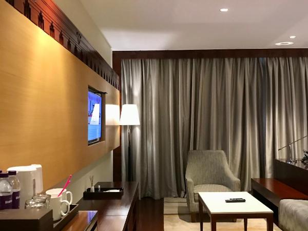Crowne Plaza Kochi, an IHG Hotel : photo 2 de la chambre chambre lit king-size standard - vue sur backwaters