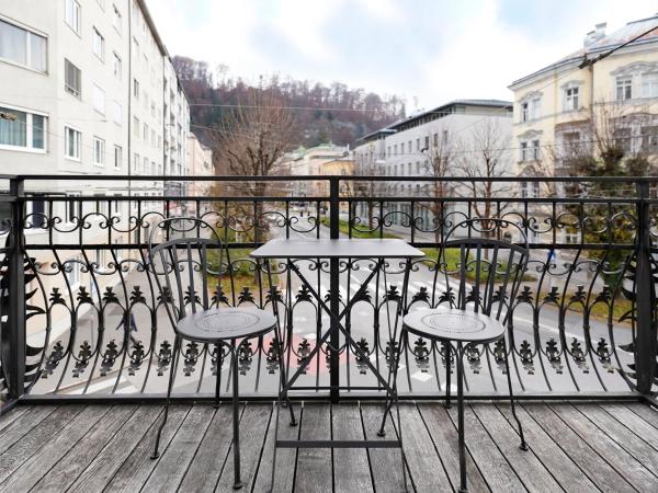 numa l Mozart : photo 1 de la chambre grande chambre avec balcon