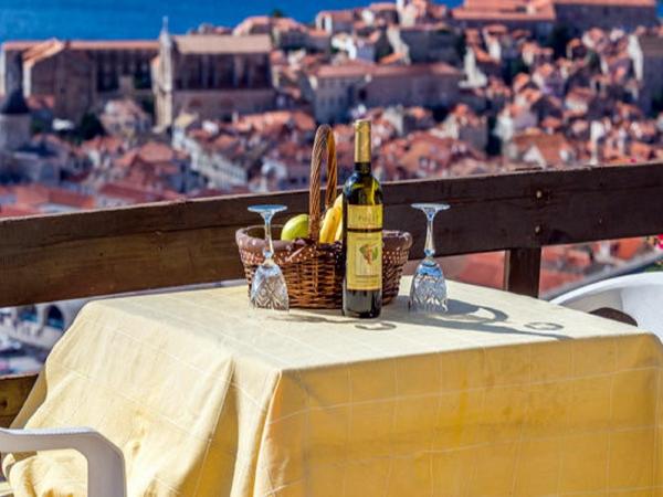 Guesthouse Home Sweet Home : photo 3 de la chambre chambre double avec terrasse commune
