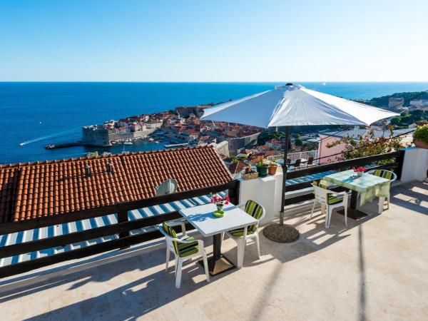 Guesthouse Home Sweet Home : photo 10 de la chambre chambre double avec terrasse commune